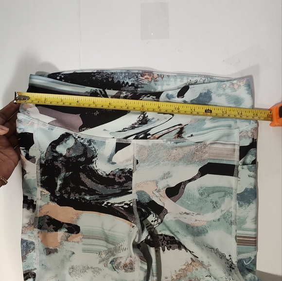 Under Armour Multicolor Abstract Leggings - Picture 10 of 12